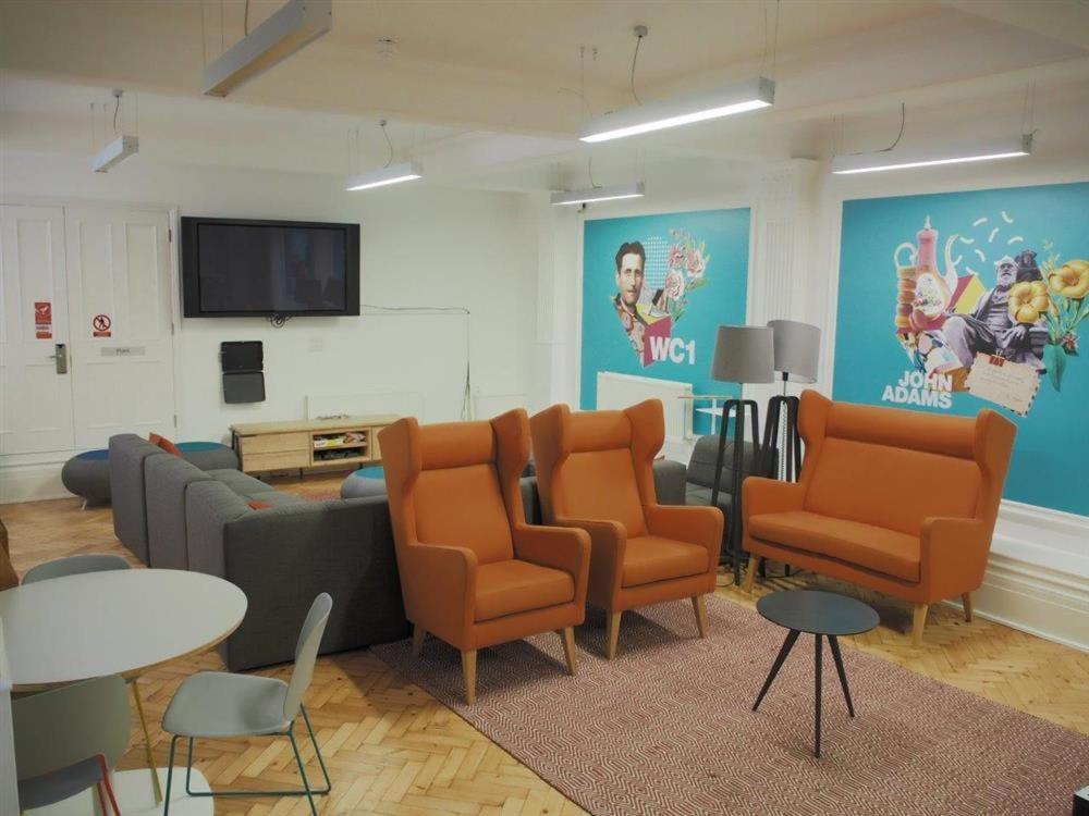Apartament John Adams Hall